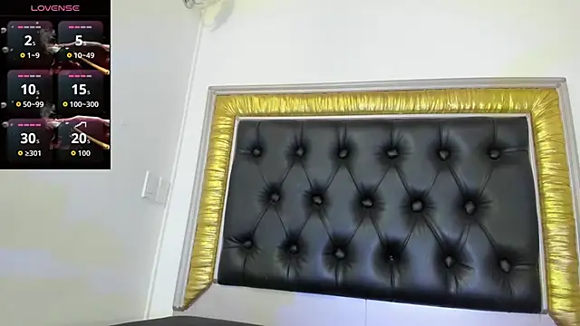 Foxy Assh  online show from 01/07/26, 04:59