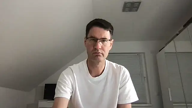 zxzx cam1 online show from 12/15/24, 09:53