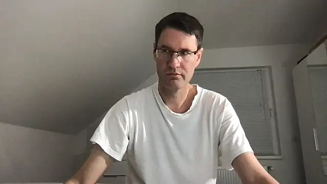 zxzx cam1 online show from 12/20/24, 04:46