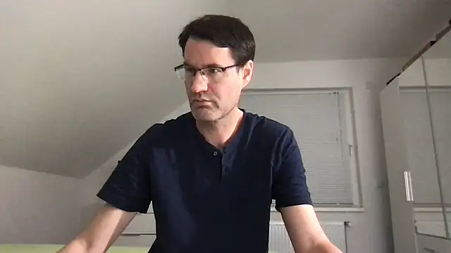 zxzx cam1 online show from 09/28/25, 09:09