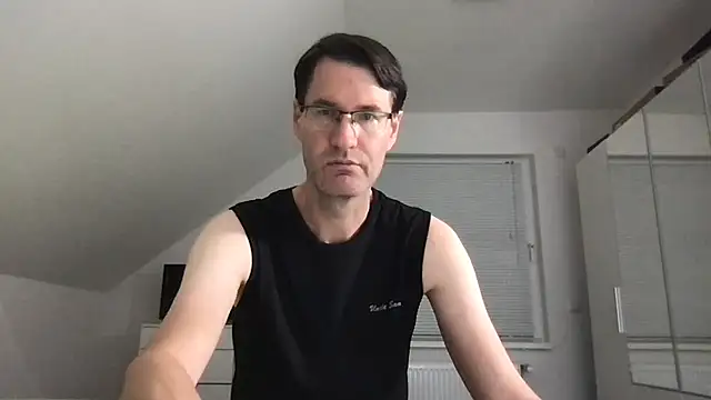 zxzx cam1 online show from 10/25/25, 03:51