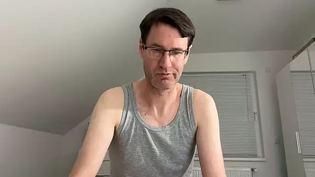 zxzx cam1 online show from 04/12/26, 05:07