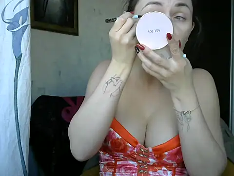 Snapshot of AngelinaLove28 chatting on 02/23/25, 08:49 AngelinaLove28 online show from 02/23/25, 08:49