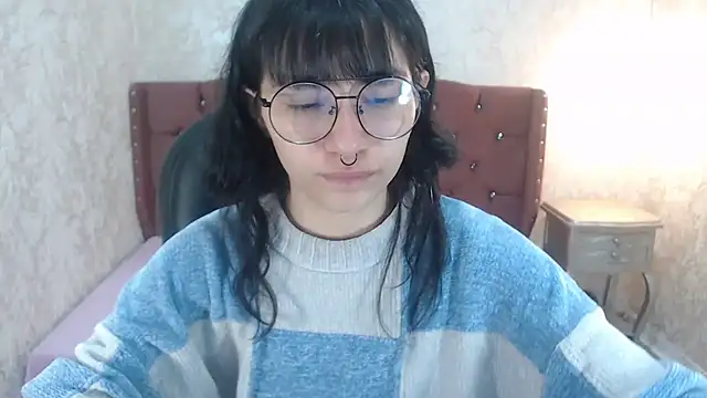 Snapshot of charlottemoonxz chatting on 02/02/25, 01:52 charlottemoonxz online show from 02/02/25, 01:52