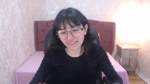Snapshot of charlottemoonxz chatting on 02/11/25, 05:18 charlottemoonxz online show from 02/11/25, 05:18