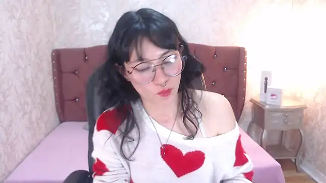 Snapshot of charlottemoonxz chatting on 02/13/25, 08:24 charlottemoonxz online show from 02/13/25, 08:24