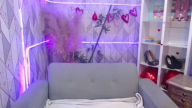 Snapshot of charlottemoonxz chatting on 09/12/25, 03:12 charlottemoonxz online show from 09/12/25, 03:12