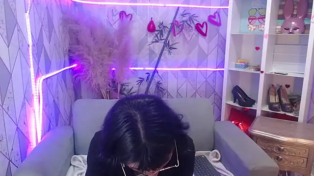 Snapshot of charlottemoonxz chatting on 09/17/25, 06:53 charlottemoonxz online show from 09/17/25, 06:53