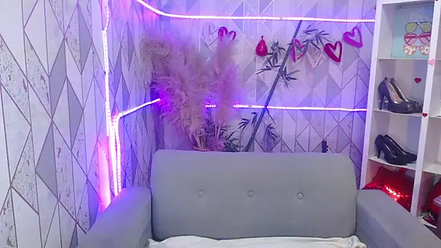 Snapshot of charlottemoonxz chatting on 09/22/25, 03:25 charlottemoonxz online show from 09/22/25, 03:25