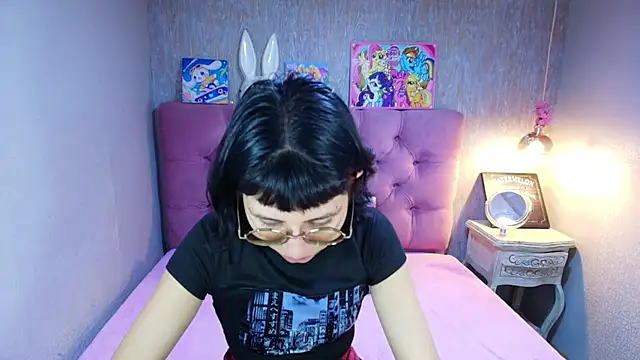 charlottemoonxz online show from 05/19/26, 04:24