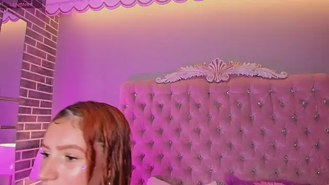 AdelaineBest online show from 12/02/25, 10:27