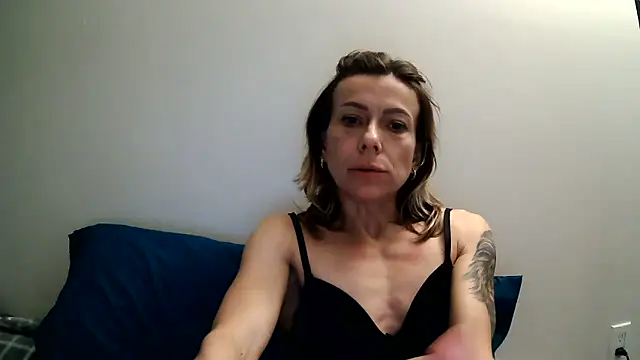 Snapshot of anechka1 chatting on 06/19/26, 01:43 anechka1 online show from 06/19/26, 01:43