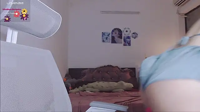 Snapshot of _OMO_ chatting on 10/04/25, 05:33  OMO  online show from 10/04/25, 05:33