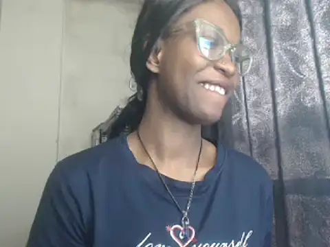 CarolinneMoor online show from 01/03/25, 11:57