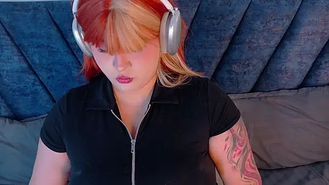 Snapshot of Karmilla_Rosse chatting on 04/18/26, 10:41 Karmilla Rosse online show from 04/18/26, 10:41