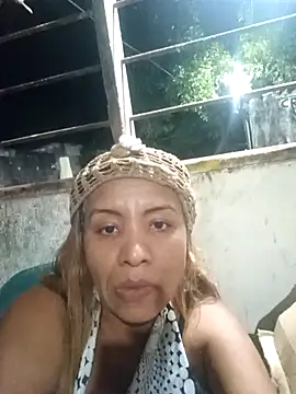 Snapshot of Surreyaa chatting on 12/17/24, 11:49 Surreyaa online show from 12/17/24, 11:49