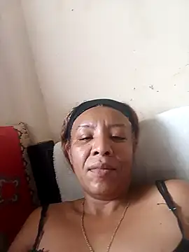 Snapshot of Surreyaa chatting on 01/03/25, 08:43 Surreyaa online show from 01/03/25, 08:43