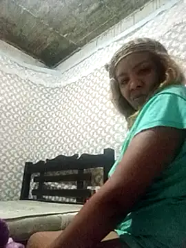 Snapshot of Surreyaa chatting on 01/05/25, 09:48 Surreyaa online show from 01/05/25, 09:48