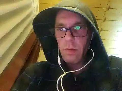 Snapshot of 0815lukas2024 chatting on 12/11/24, 12:33 0815lukas2024 online show from 12/11/24, 12:33