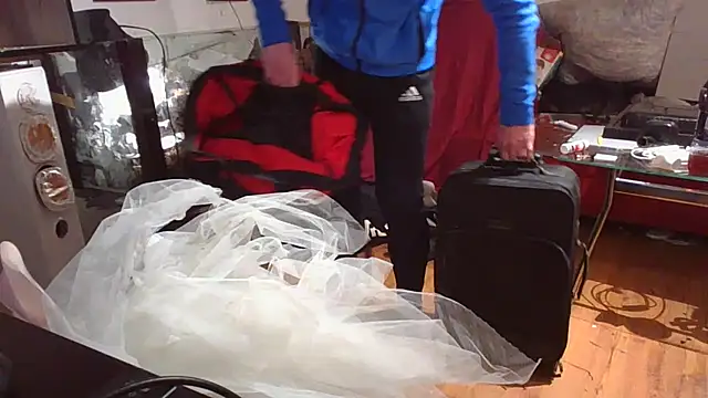 Snapshot of 0815lukas2024 chatting on 12/22/24, 11:31 0815lukas2024 online show from 12/22/24, 11:31