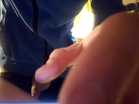 Snapshot of 0815lukas2024 chatting on 12/23/24, 02:35 0815lukas2024 online show from 12/23/24, 02:35