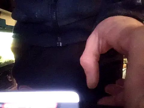 Snapshot of 0815lukas2024 chatting on 12/31/24, 05:55 0815lukas2024 online show from 12/31/24, 05:55