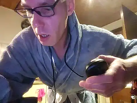 Snapshot of 0815lukas2024 chatting on 01/19/25, 10:49 0815lukas2024 online show from 01/19/25, 10:49