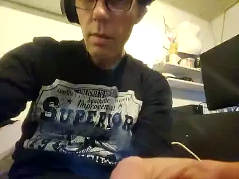 Snapshot of 0815lukas2024 chatting on 01/22/25, 02:48 0815lukas2024 online show from 01/22/25, 02:48