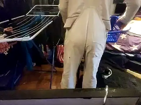 Snapshot of 0815lukas2024 chatting on 02/01/25, 08:29 0815lukas2024 online show from 02/01/25, 08:29