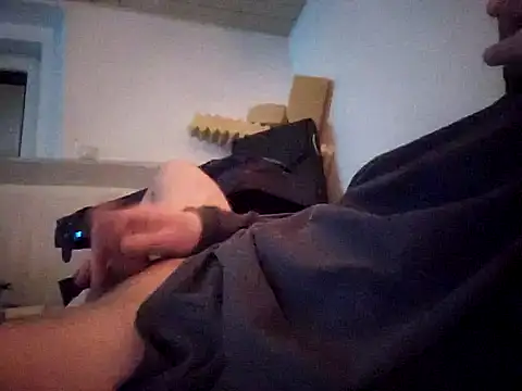 Snapshot of 0815lukas2024 chatting on 02/03/25, 04:46 0815lukas2024 online show from 02/03/25, 04:46