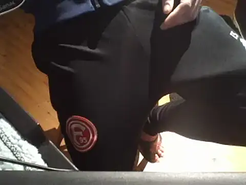 Snapshot of 0815lukas2024 chatting on 02/24/25, 06:26 0815lukas2024 online show from 02/24/25, 06:26