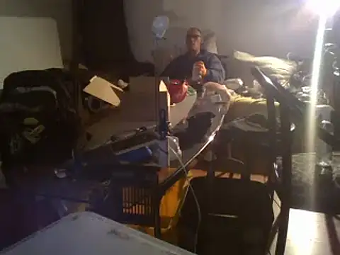 Snapshot of 0815lukas2024 chatting on 02/25/25, 03:52 0815lukas2024 online show from 02/25/25, 03:52