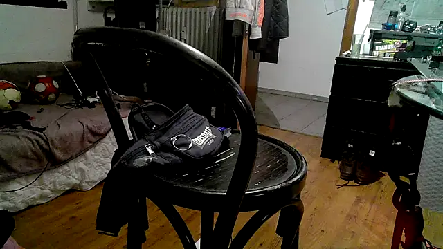 Snapshot of 0815lukas2024 chatting on 09/25/25, 12:58 0815lukas2024 online show from 09/25/25, 12:58