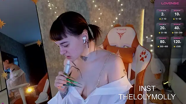 LolyMolli online show from 11/23/25, 10:04