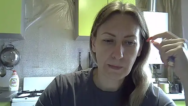 Snapshot of AshleyXHoney chatting on 06/15/26, 08:27 AshleyXHoney online show from 06/15/26, 08:27
