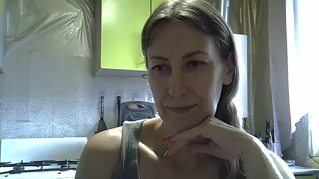 Snapshot of AshleyXHoney chatting on 06/16/26, 08:06 AshleyXHoney online show from 06/16/26, 08:06
