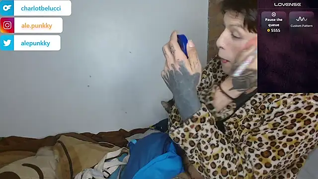 charlotbelucci  online show from 12/23/25, 08:56