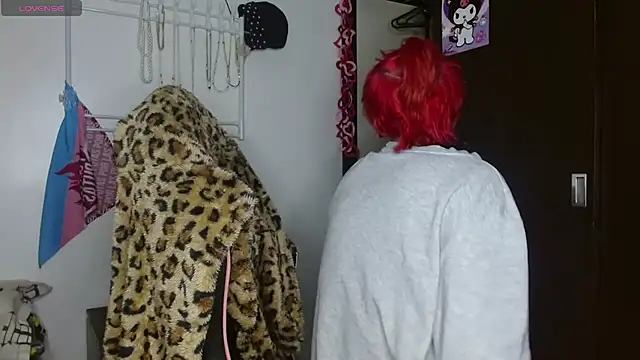 charlotbelucci  online show from 02/12/26, 09:15