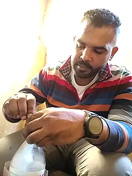 Snapshot of ListedLoin chatting on 01/06/25, 01:19 ListedLoin online show from 01/06/25, 01:19