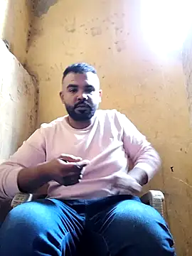 Snapshot of ListedLoin chatting on 02/04/25, 12:00 ListedLoin online show from 02/04/25, 12:00