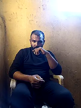 Snapshot of ListedLoin chatting on 11/28/25, 12:30 ListedLoin online show from 11/28/25, 12:30