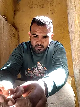 Snapshot of ListedLoin chatting on 02/24/26, 10:57 ListedLoin online show from 02/24/26, 10:57