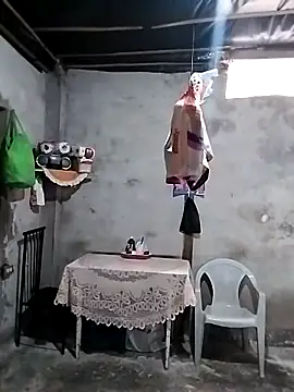 Snapshot of Andresitobaby chatting on 10/17/25, 04:42 Andresitobaby online show from 10/17/25, 04:42