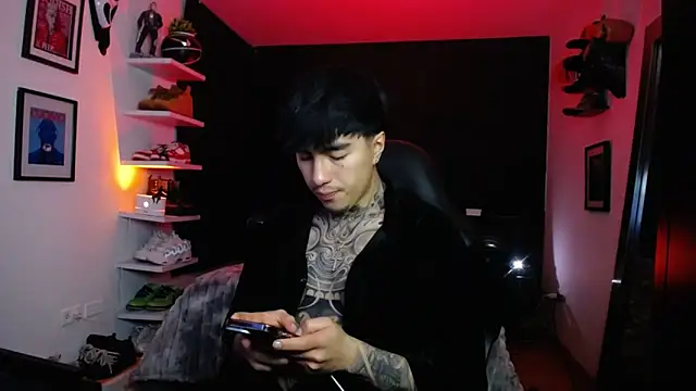 jung dragon online show from 11/25/25, 06:57