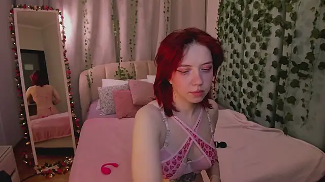 Love is Lola online show from 12/16/25, 12:15