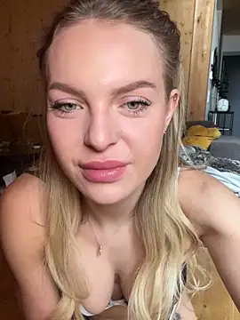 ChiaraVixen online show from 02/09/25, 08:00