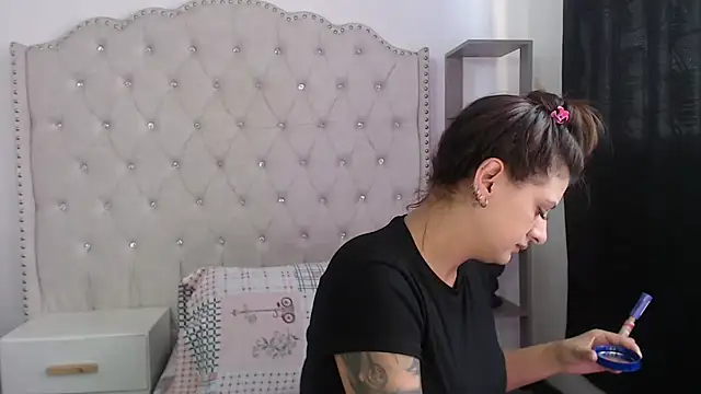 Abril Squirt online show from 03/15/26, 06:36