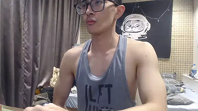 Snapshot of Stevenjt chatting on 04/12/26, 04:12 Stevenjt online show from 04/12/26, 04:12