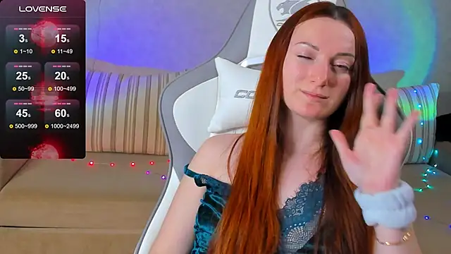 Snapshot of FlamyGold chatting on 10/27/25, 12:31 FlamyGold online show from 10/27/25, 12:31