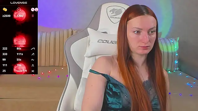 Snapshot of FlamyGold chatting on 12/15/25, 01:32 FlamyGold online show from 12/15/25, 01:32